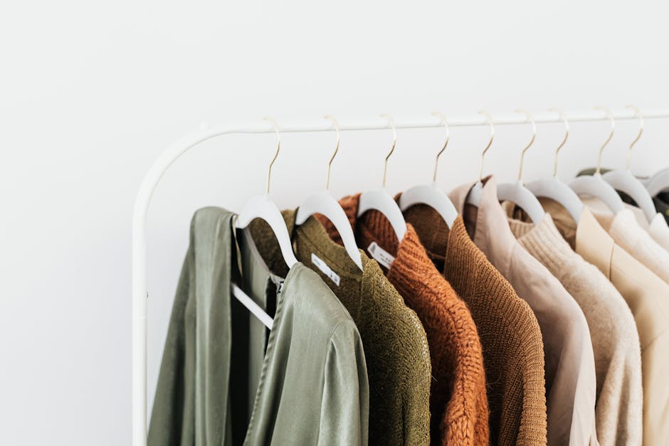 How to Build a Capsule Wardrobe and Declutter Your Closet