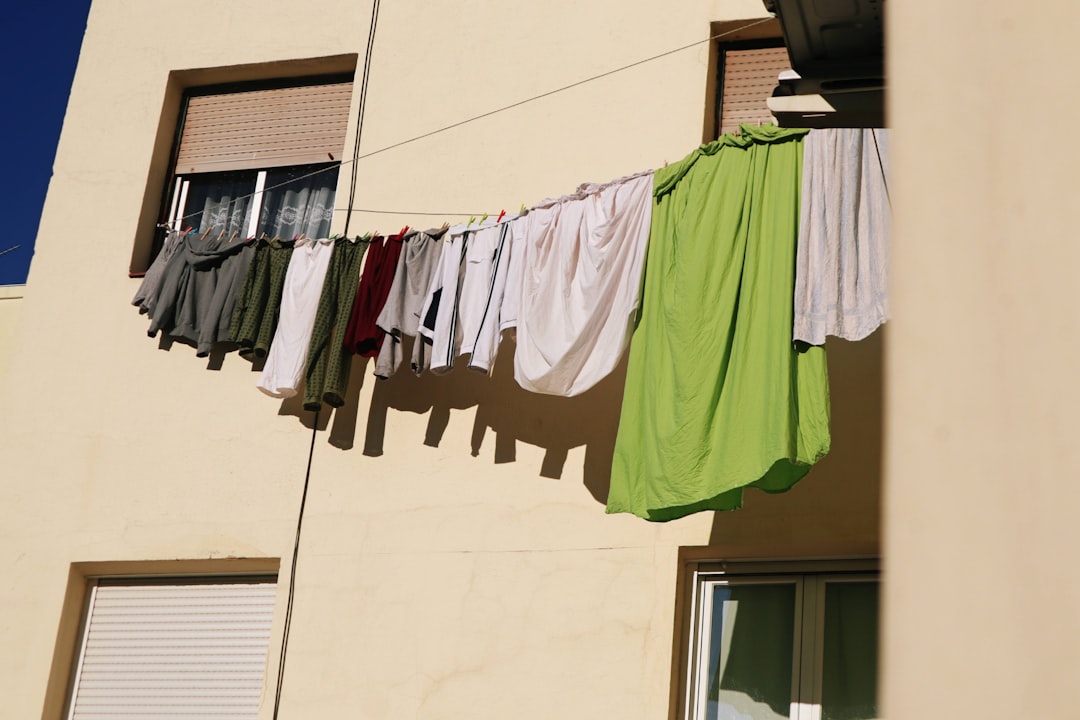 How to Create a Laundry Schedule for Families