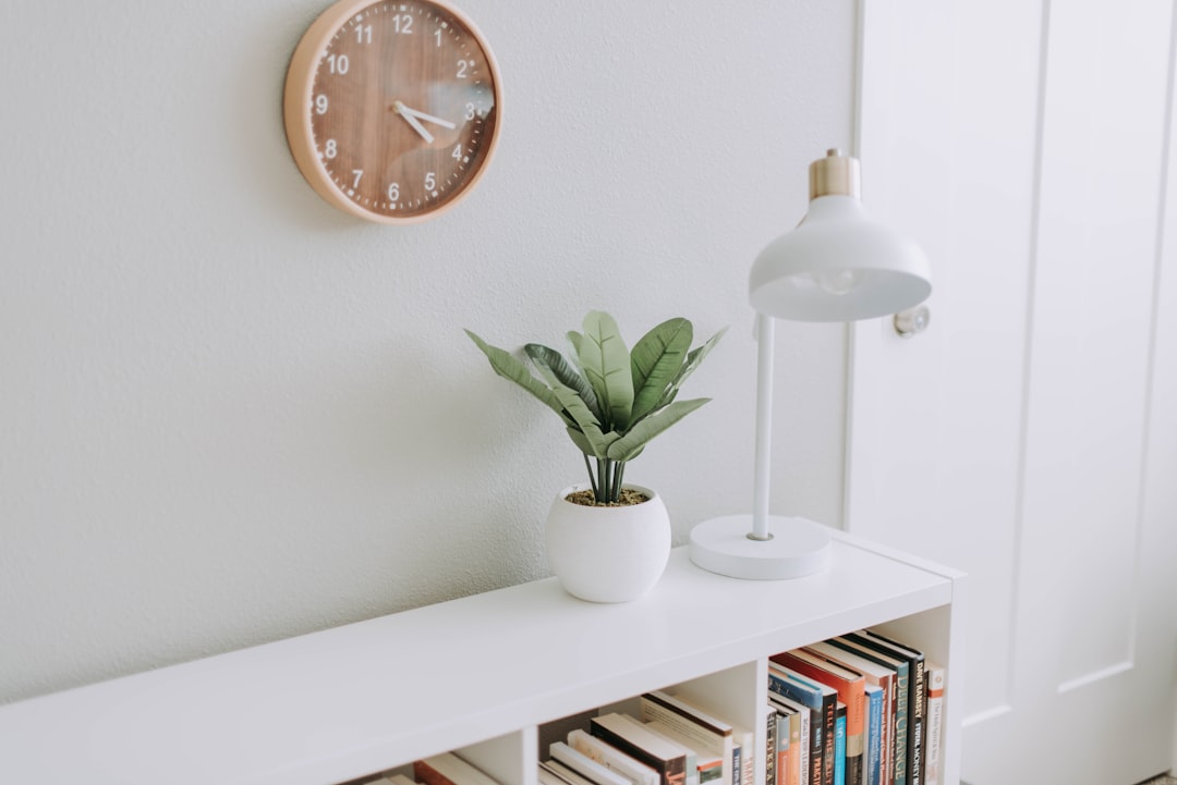 Minimalist Home Checklist: What to Keep, What to Toss