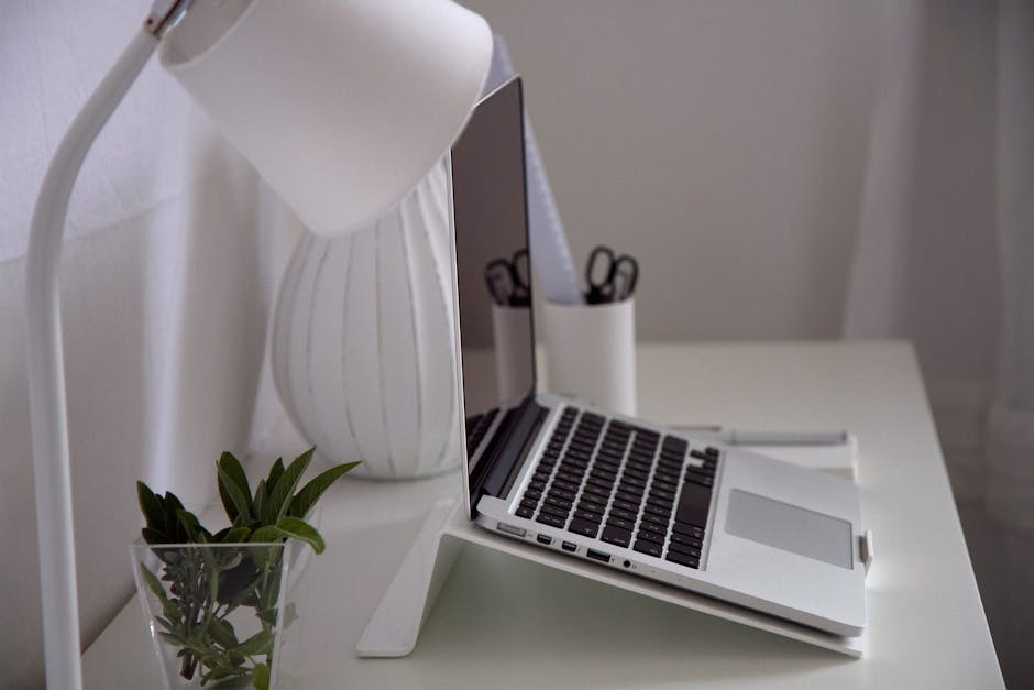 Standing Desk Organization Ideas That Actually Work